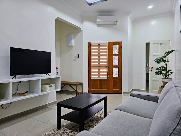 Three-bedroom Cottage By Brik N Bata - Bestari Jaya