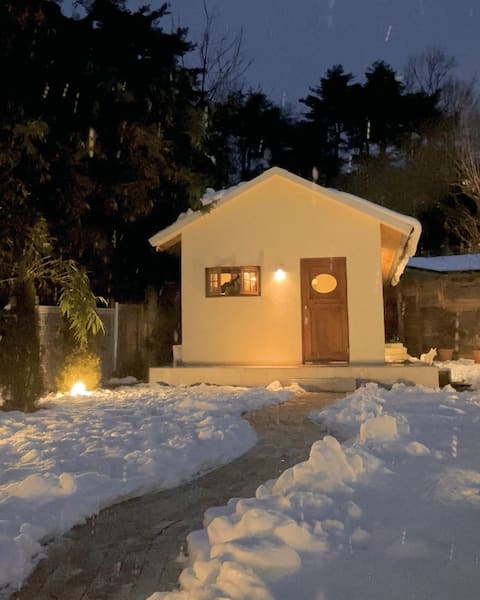 Small house in a rural village with a garden/Private accommodation Mukkum