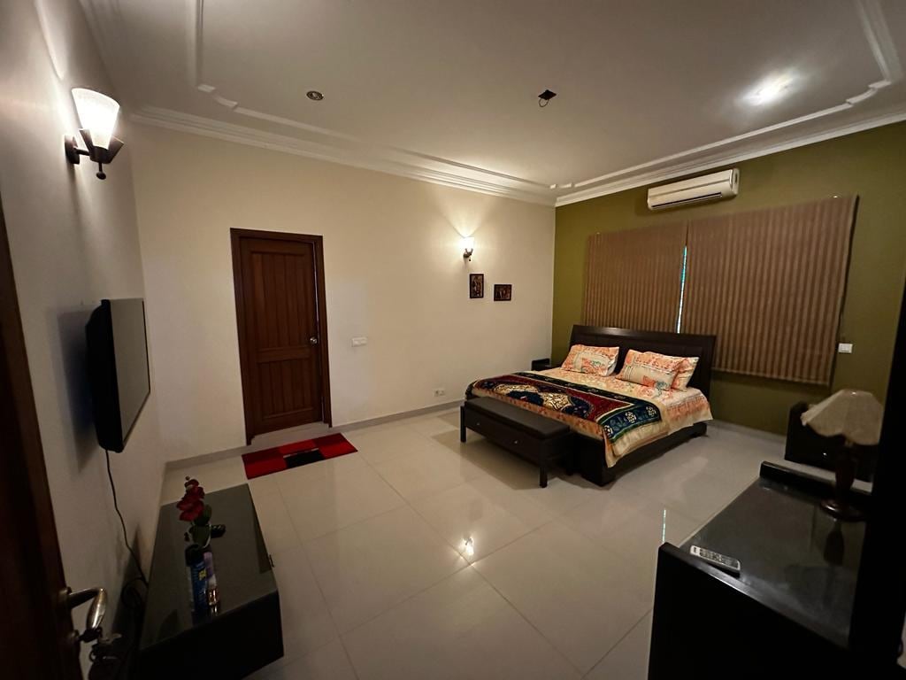 غرفة النوم 1