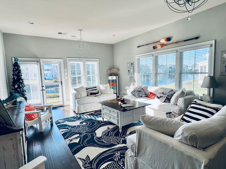 Fenwick Island, Bay front living, golf cart, pool Villas for Rent in