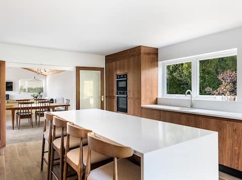 Successful Airbnb property: Design home with amazing views in West Lindsey