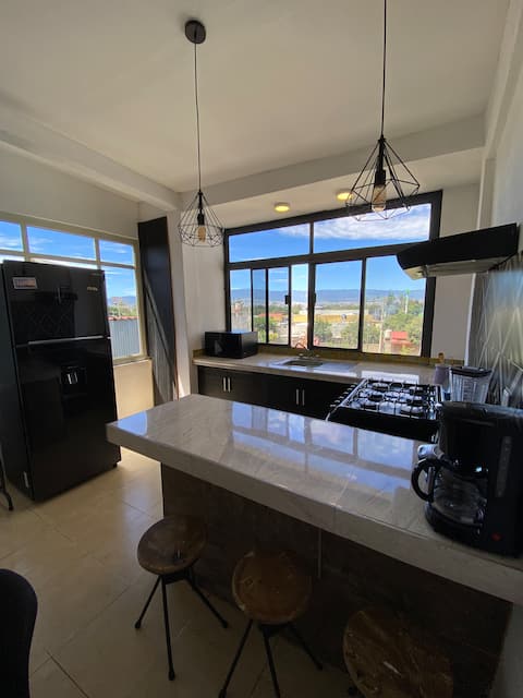 Panoramic apartment, very close to the airport.