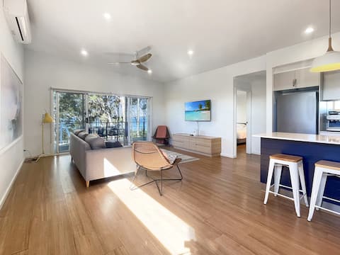 Pet-Friendly 3-Bed Coastal Gem Near Long Beach