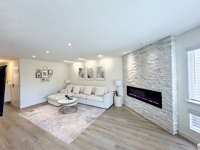 Stunning apartment steps from Ocean Beach gallery image 3