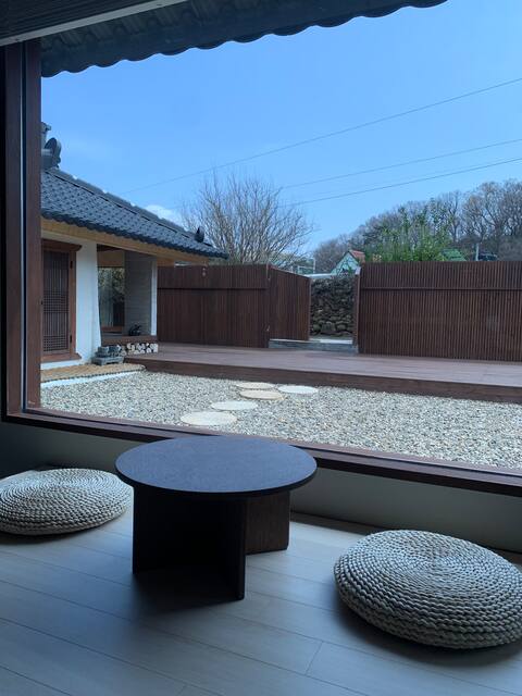 Seokgyo-ri 120 (accommodation for 100 pyeong only) Basic 2 people up to 4 people