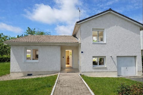 Quiet and comfortable *Villa* between city and nature