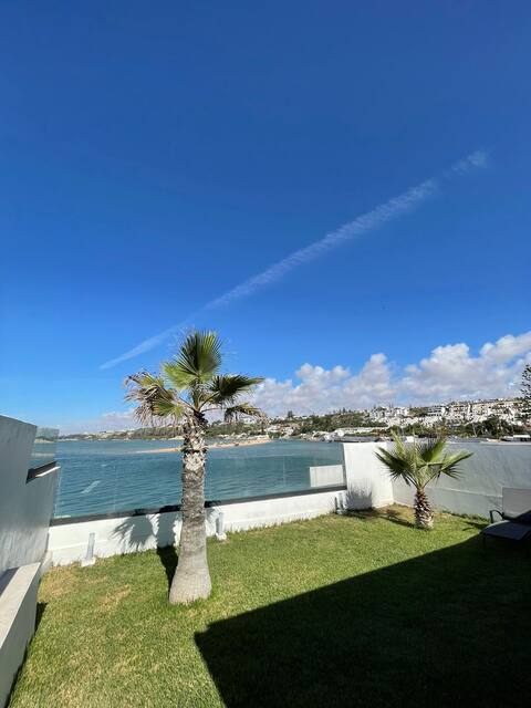Beautiful sea view luxurious setting