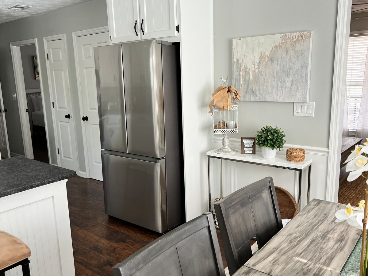 Sharp Cape Cod 4 beds, 2 Bath w/finished basement