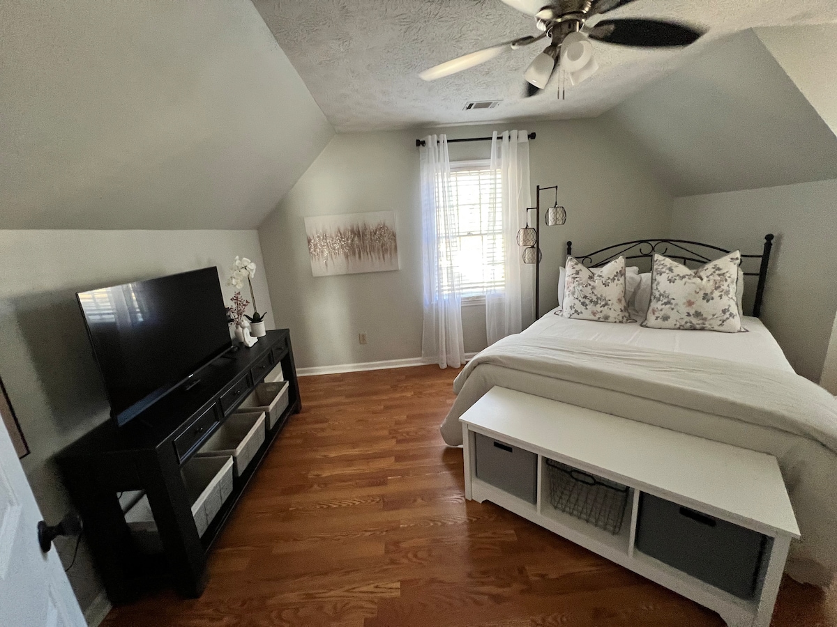 Sharp Cape Cod 4 beds, 2 Bath w/finished basement