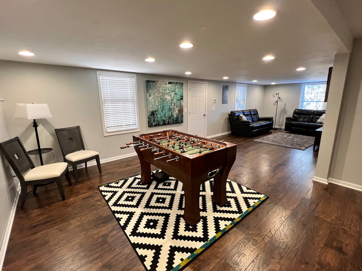 Sharp Cape Cod 4 beds, 2 Bath w/finished basement
