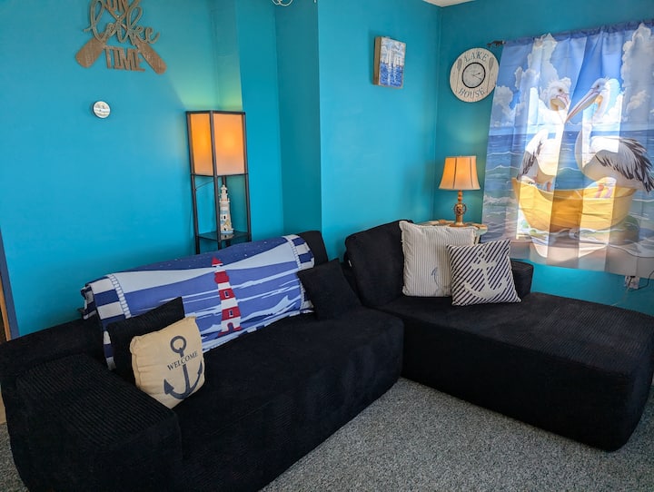 Cottage On The Water. New King Bed. Fenced Yard. - Lake Erie, PA
