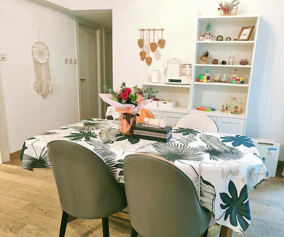 3BR fancy apt Soho Hollywood Rd