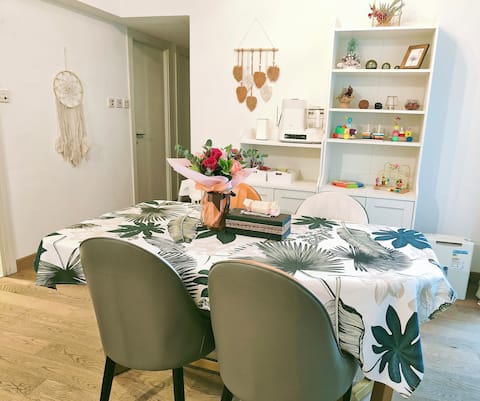 3BR fancy apt Soho Hollywood Rd