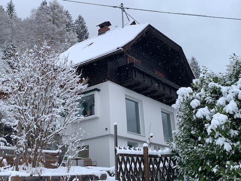 HausStPeter is 5 minutes by car from 100 km of slopes.