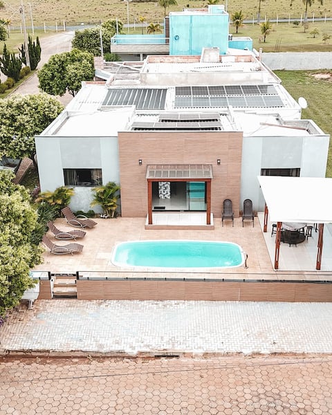 House on the banks of the dam, 3.5 km from downtown