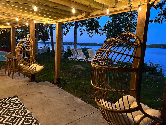 Family Friendly Lakefront Cabin w/ Pontoon Rental gallery image 4