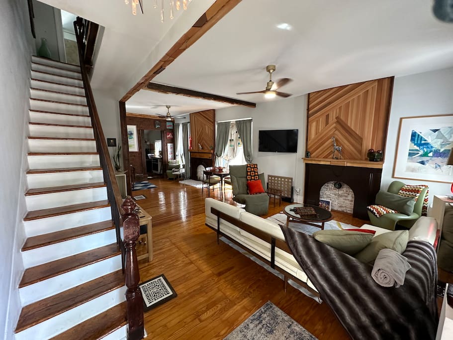 Airbnb Historic meets Midcentury Modern