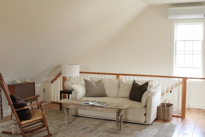Peaceful Studio Farmstay With Cow Pasture Views - Newmarket, NH