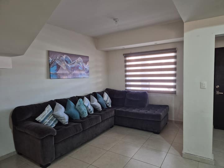 Casa Cómoda Y Segura En Fracc Privado - Chihuahua
