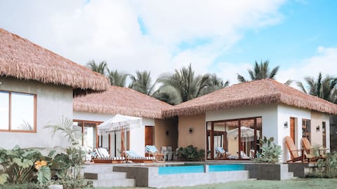 Beachfront Hideaway in Dingalan