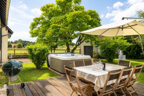 Charming air-conditioned house for 8 people – Jacuzzi