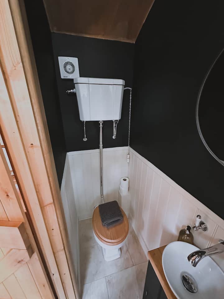 Upper Grive cabin photo 4