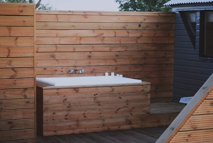 Upper Grive cabin photo 2