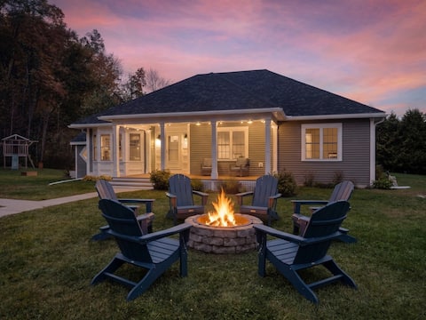 4BR Near Smuggs/Stowe w/Theater, Gym + Game Room