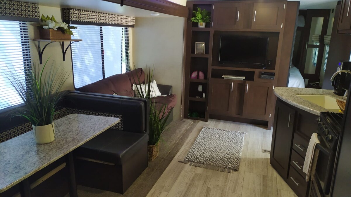 Anuncio de Airbnb popular: Glamping Mountain Huasteca Monterrey en Santa Catarina