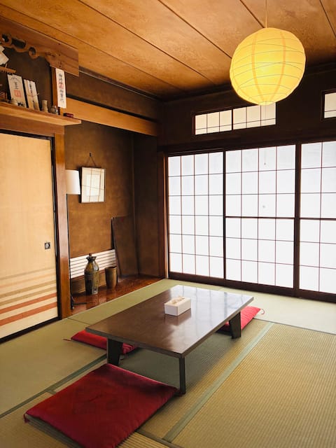 Lie down and relax in the tatami-mat living room. 110㎡ 3LDK Private Single-Family Home | Yamanashi |