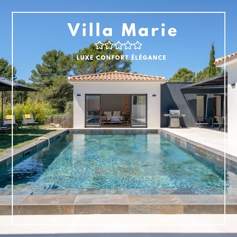 Sublime Villa next to Lourmarin, heated pool