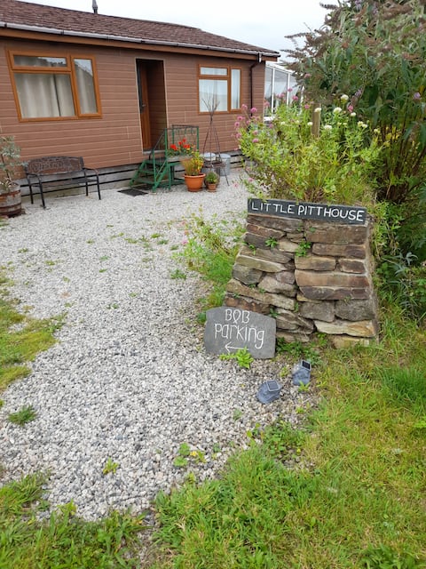 Little pitt house
Pitt house 
Helstone 
Camelford