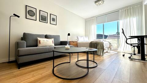 Popular Airbnb listing: Premium Urban Apartment in Comuna 12