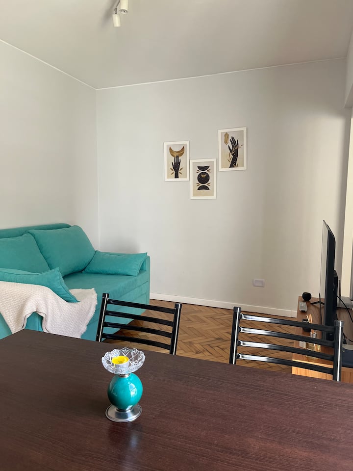 Central one-bedroom apartment in Monserrat
