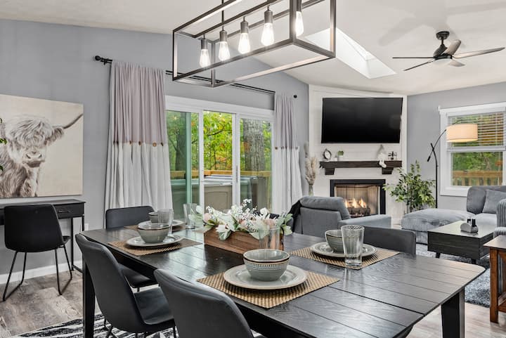 Makin' Mountain Memories Jacuzzi, Fire Pit, Grill - Massanutten, VA