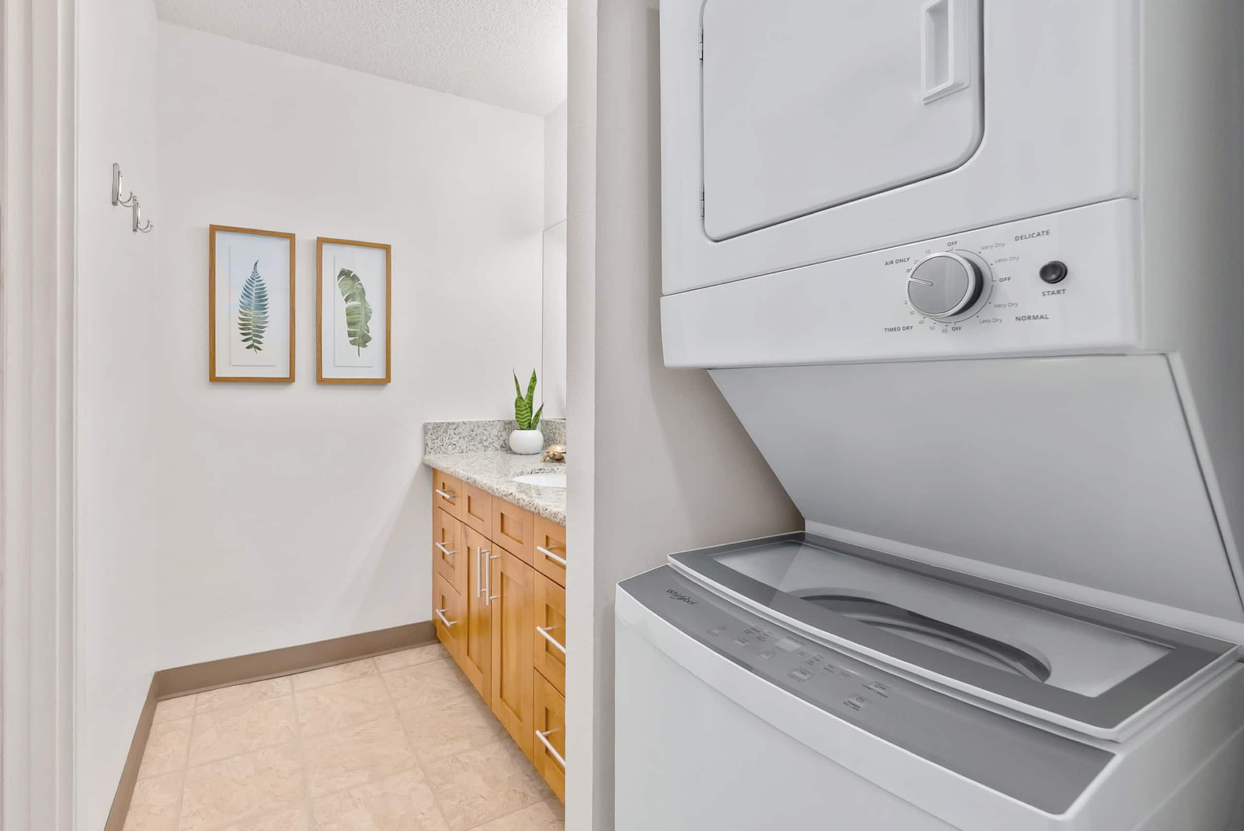 Condo in Honolulu · ★5.0 · 2 bedrooms · 5 beds · 2 private baths - Image 40