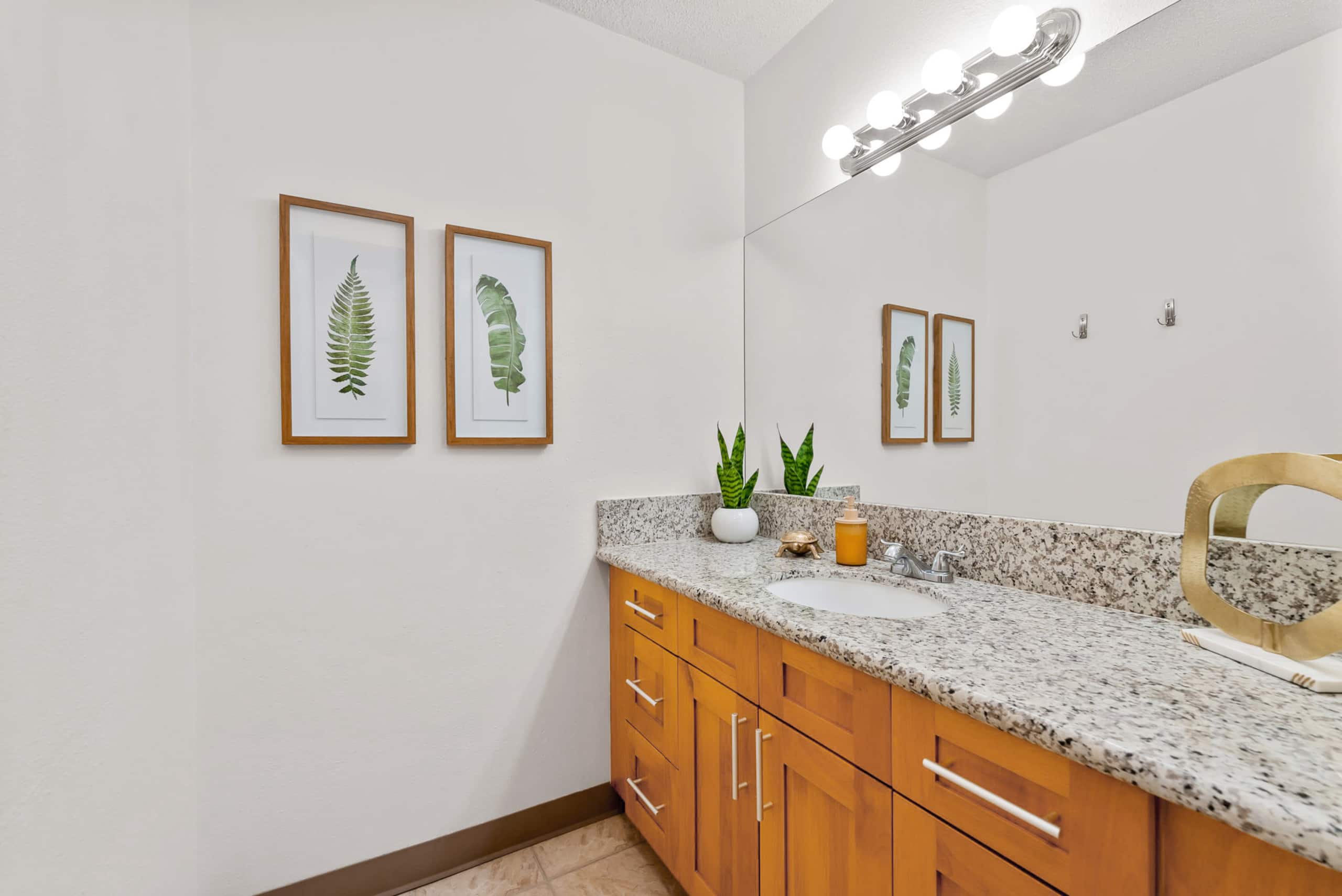 Condo in Honolulu · ★5.0 · 2 bedrooms · 5 beds · 2 private baths - Image 24
