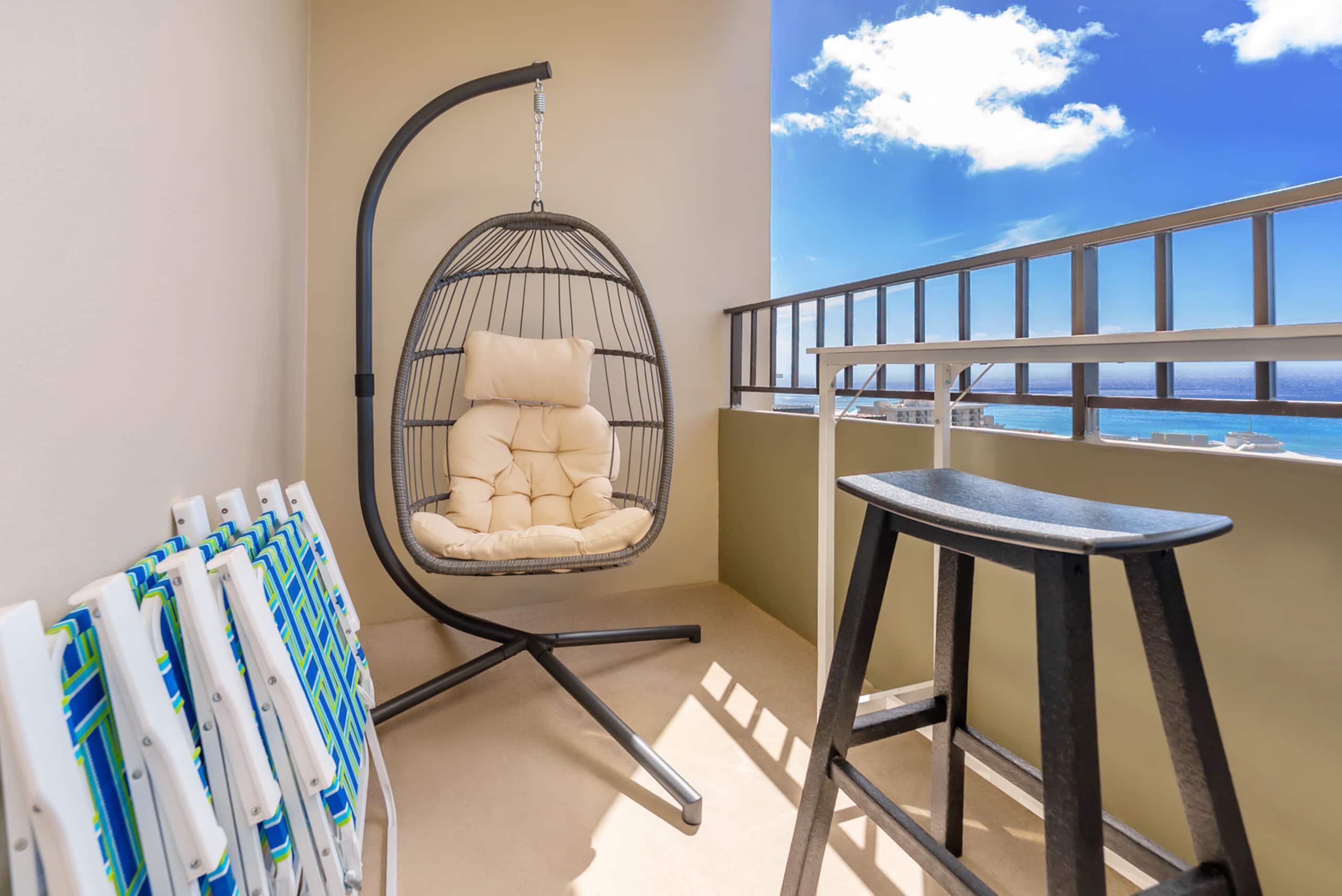 Condo in Honolulu · ★5.0 · 2 bedrooms · 5 beds · 2 private baths - Image 31