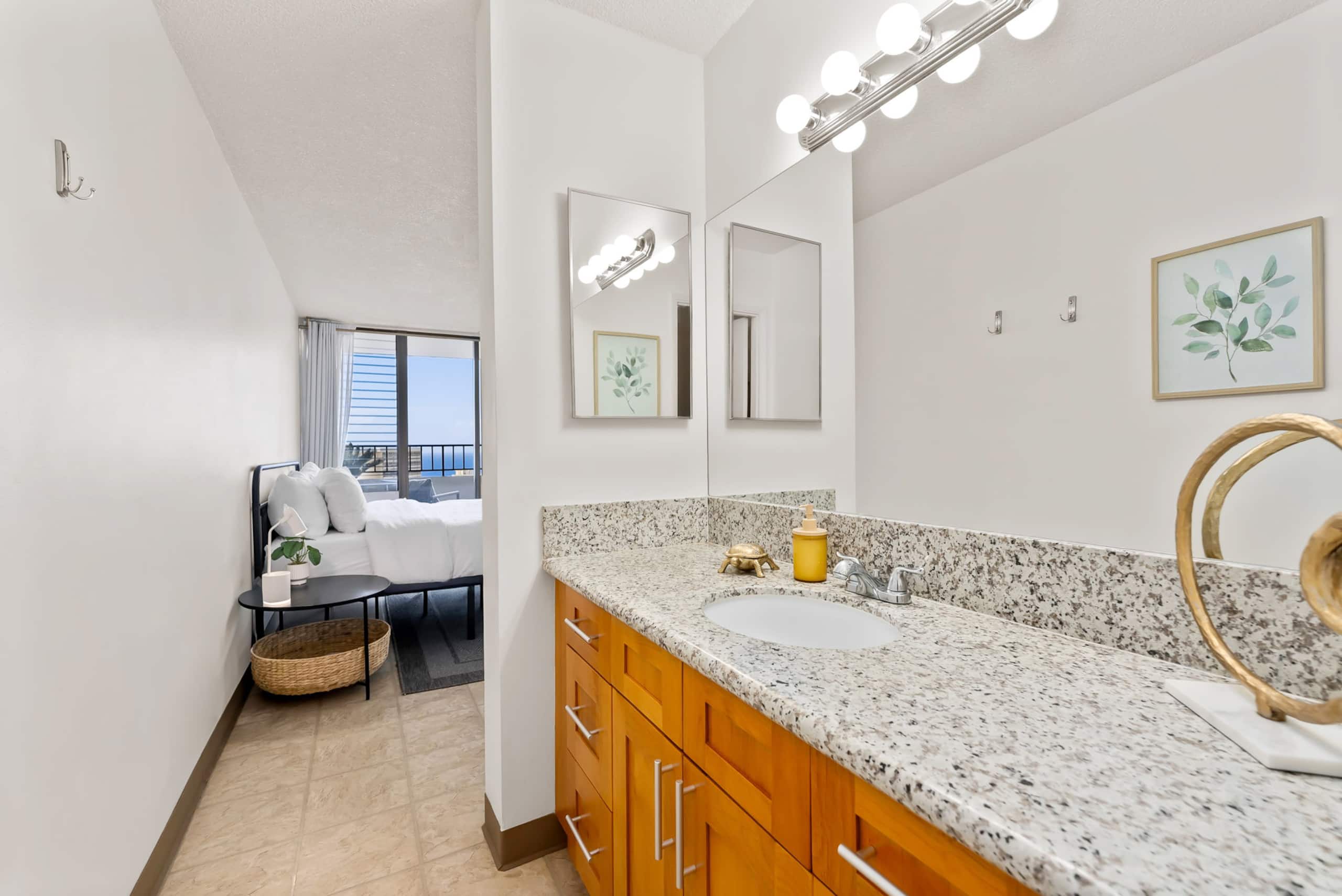 Condo in Honolulu · ★5.0 · 2 bedrooms · 5 beds · 2 private baths - Image 26