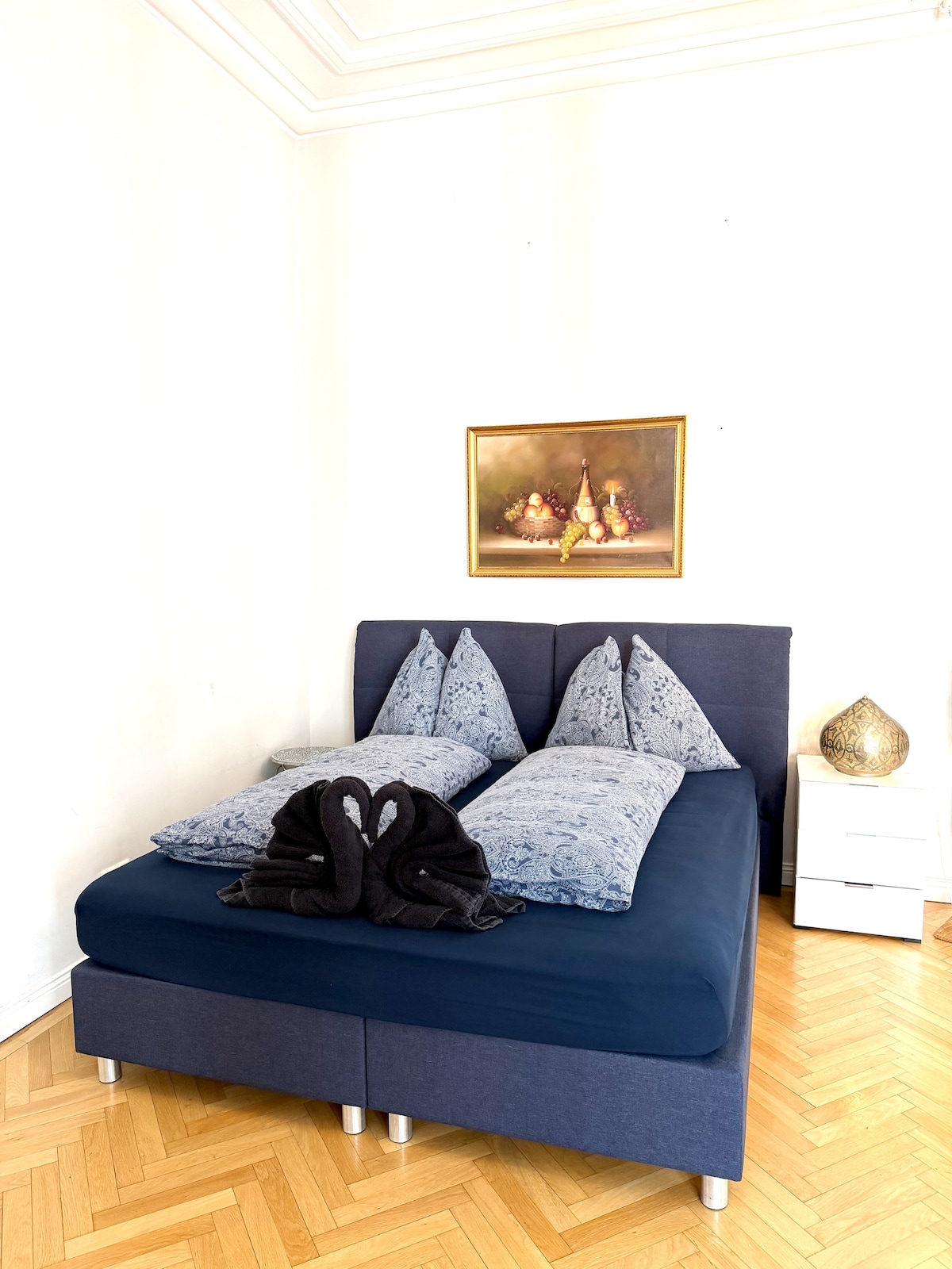 Bedroom 2 image 1