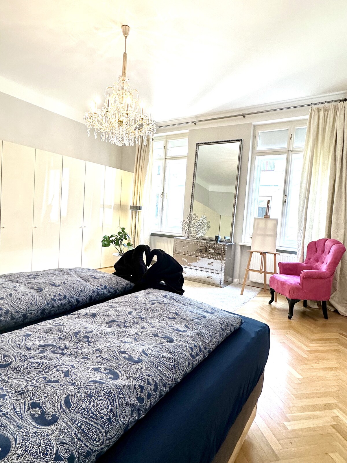 Luxury city centre apartment photo 4