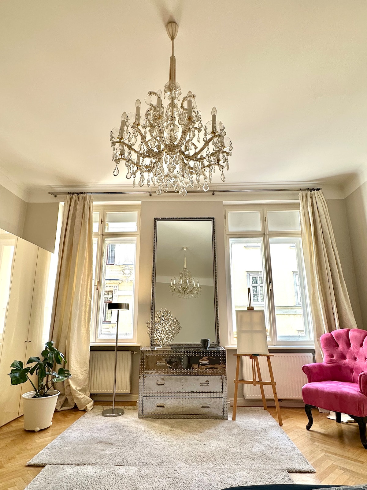 Luxury city centre apartment photo 3