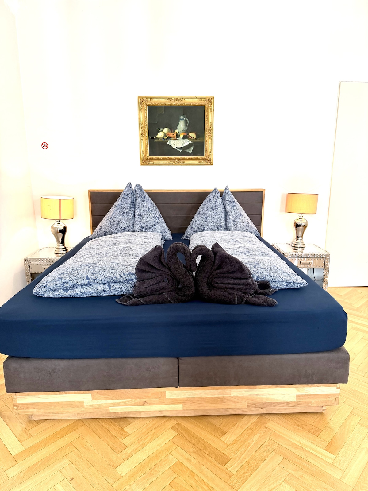 Luxury city centre apartment photo 2