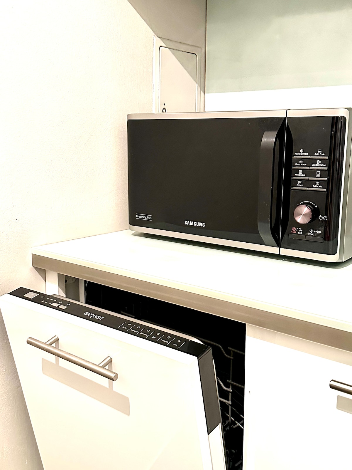 Full kitchen image 3