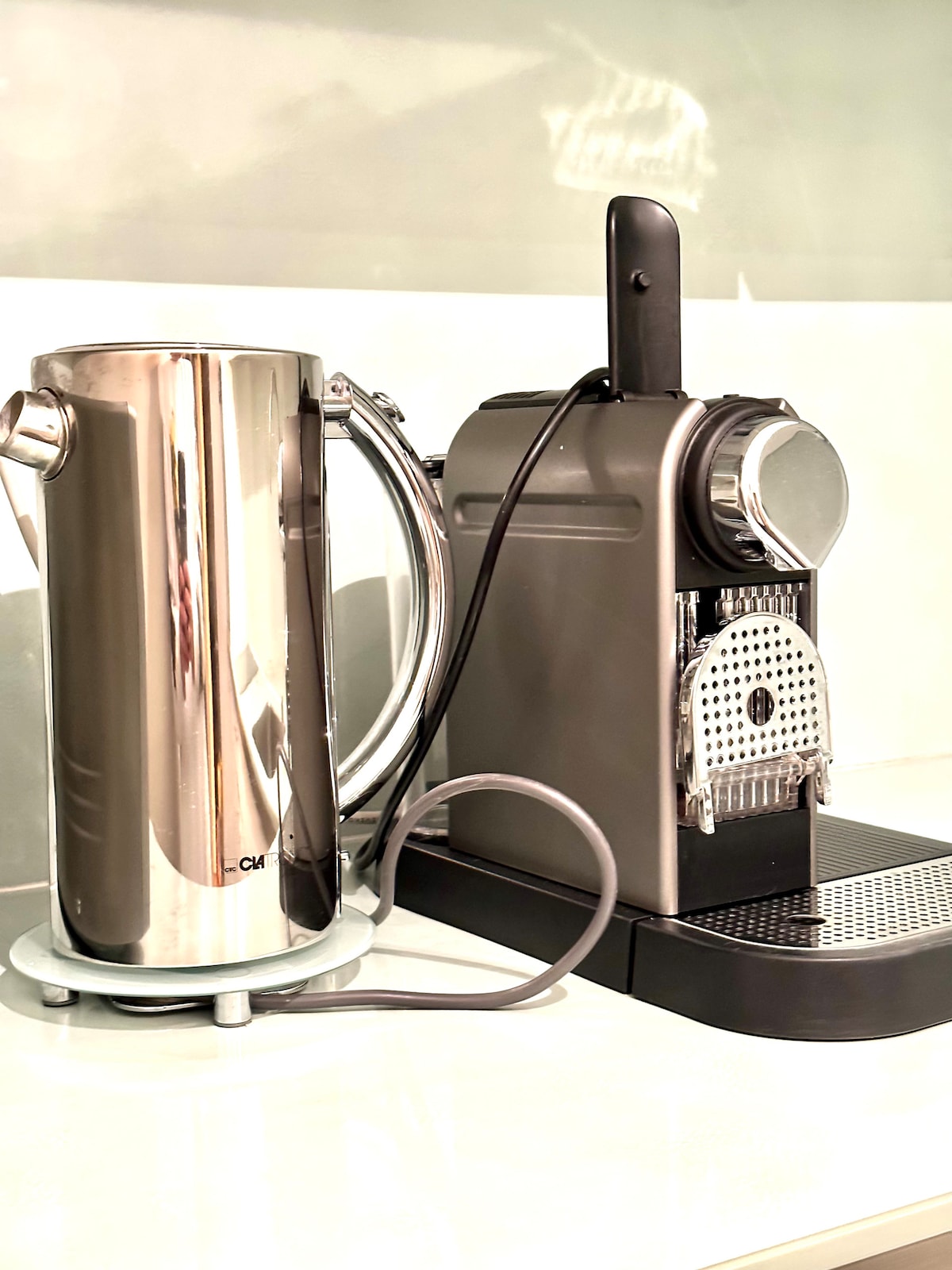 Full kitchen image 2