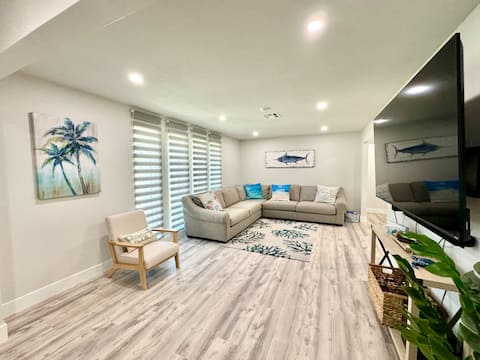 Top performing Airbnb: Family Friendly Pool Home! Heated pool & hot tub in Port Charlotte