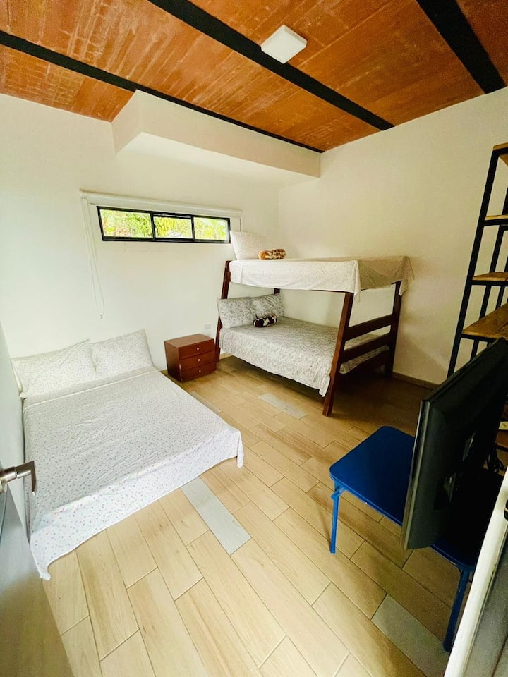 საძინებელი 4