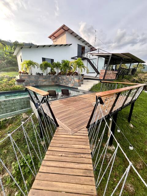 Cabin in the middle of the Acacias yGuamal mountains