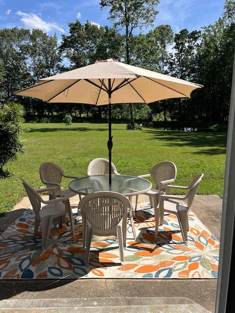 Spacious 3BR Home w/King bed, Pond, & Big Yard