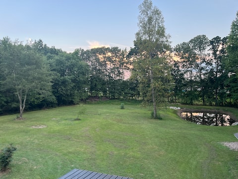 Spacious 3BR Home w/King bed, Pond, & Big Yard